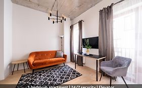 Cosy Old Town Flat In A Modern Secured Apt. Block
